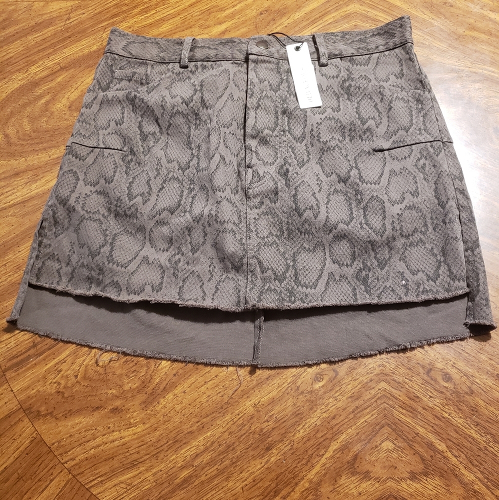 Brand New with tag Size L print skirt